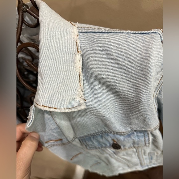 WHITE FOX Women’s light wash, distressed Jean jacket - Picture 3 of 9